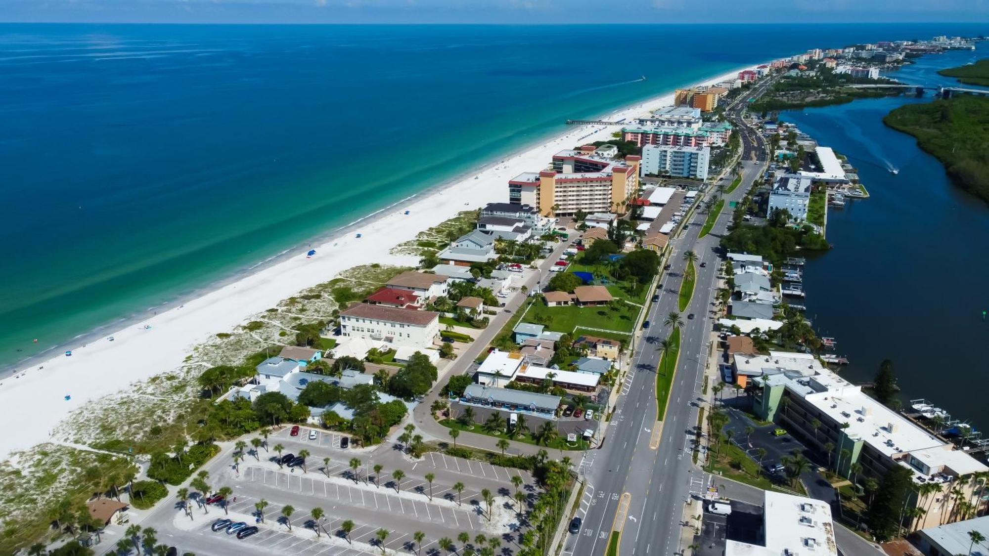 Carousel Suites -Redington Shores Exterior foto