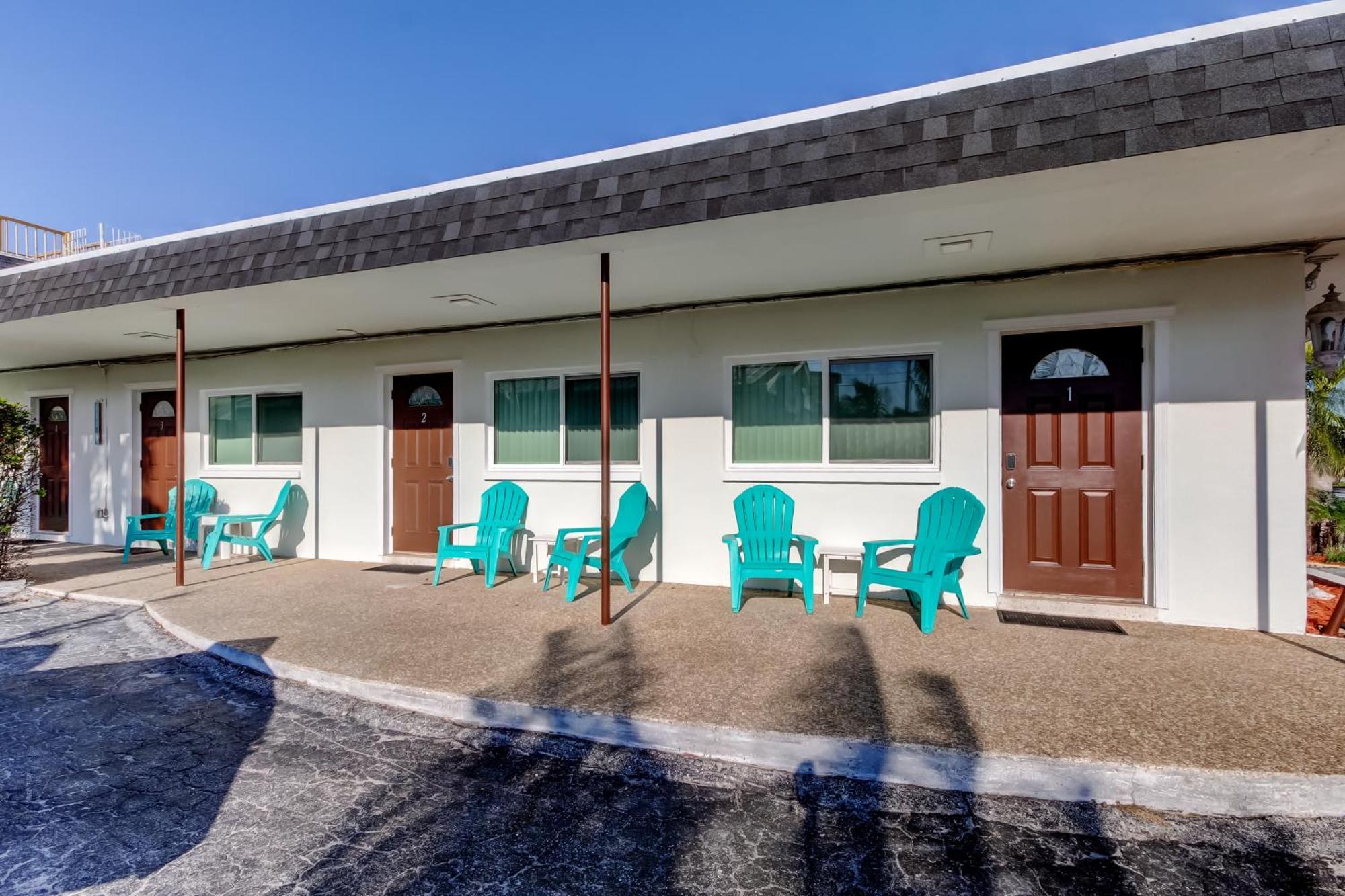 Carousel Suites -Redington Shores Exterior foto